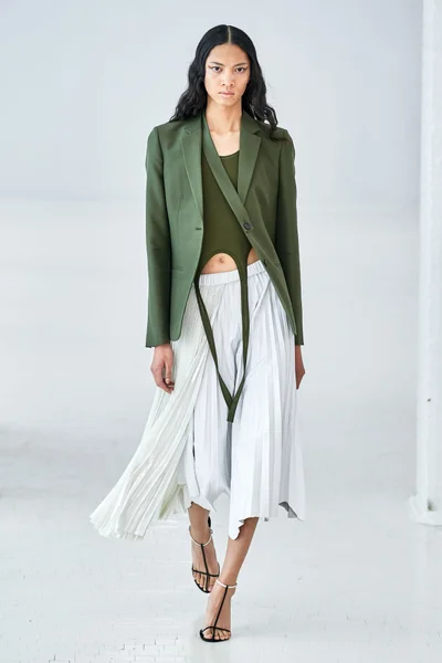 Look 15